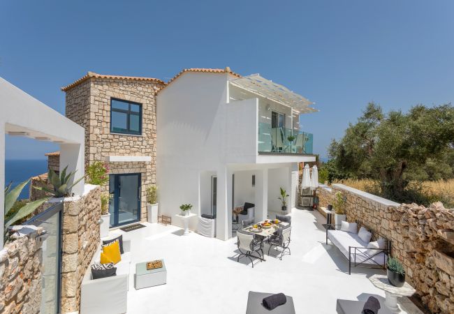 Villa/Dettached house in Agios Nikolaos - Luxury Dion Villa