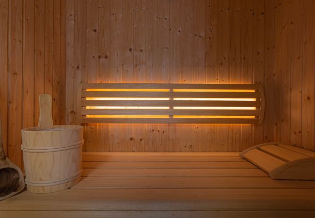 Blick in die Sauna in der Ferienwohnung Distel in Tauplitz