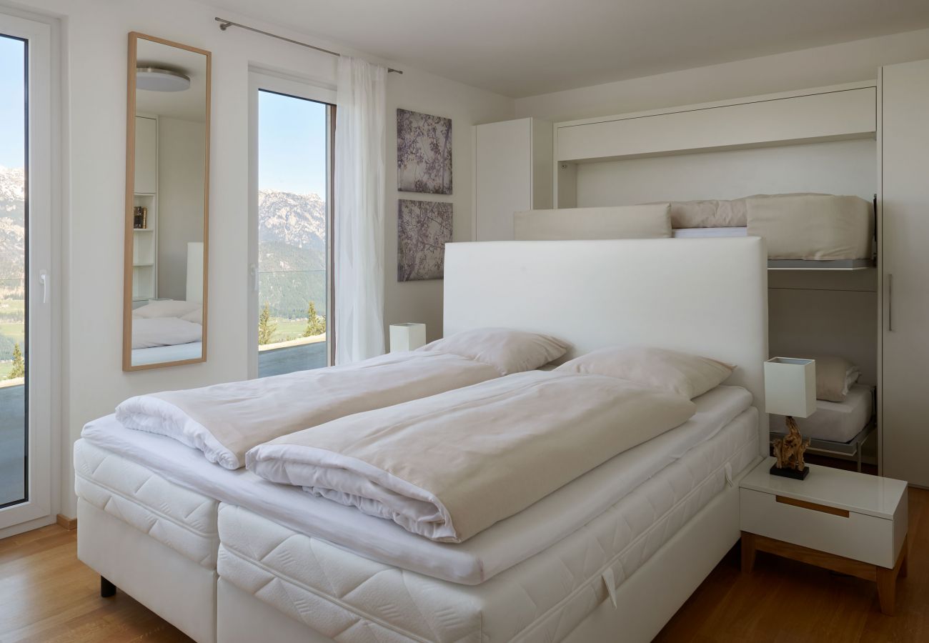 Schlafzimmer in der Ferienwohnung Fastenberg Top 3 in der Schladming-Dachstein Region