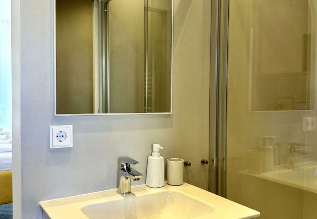 Ferienwohnung in Bad Aussee - Miami Vice Appartement mit Balkon Ferienwohnung in Bad Aussee - Miami Vice Appartement mit Balkon