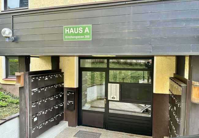 Ferienwohnung in Bad Aussee - Miami Vice Appartement mit Balkon Ferienwohnung in Bad Aussee - Miami Vice Appartement mit Balkon