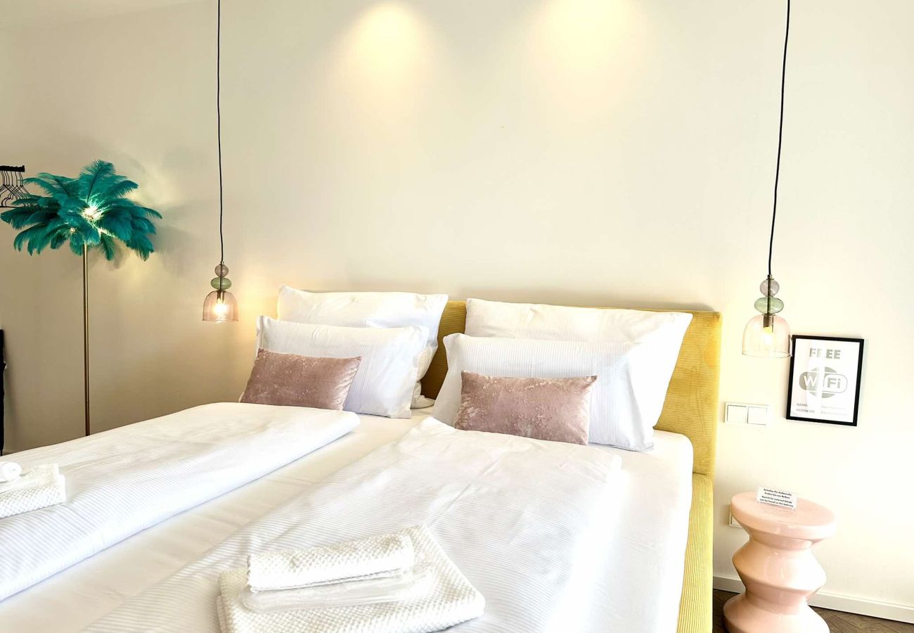 Ferienwohnung in Bad Aussee - Miami Vice Appartement mit Balkon