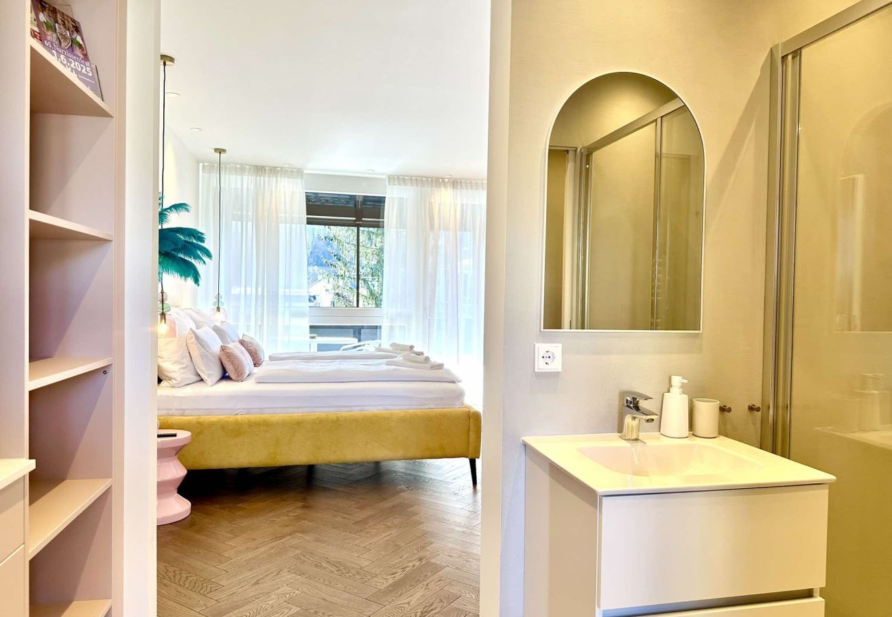Ferienwohnung in Bad Aussee - Miami Vice Appartement mit Balkon
