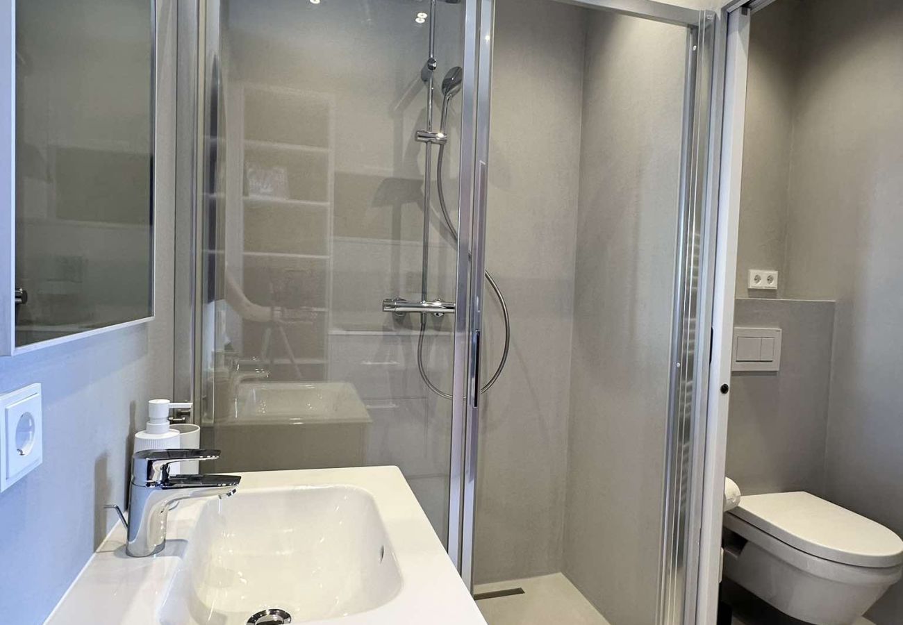 Ferienwohnung in Bad Aussee - Miami Vice Appartement mit Balkon