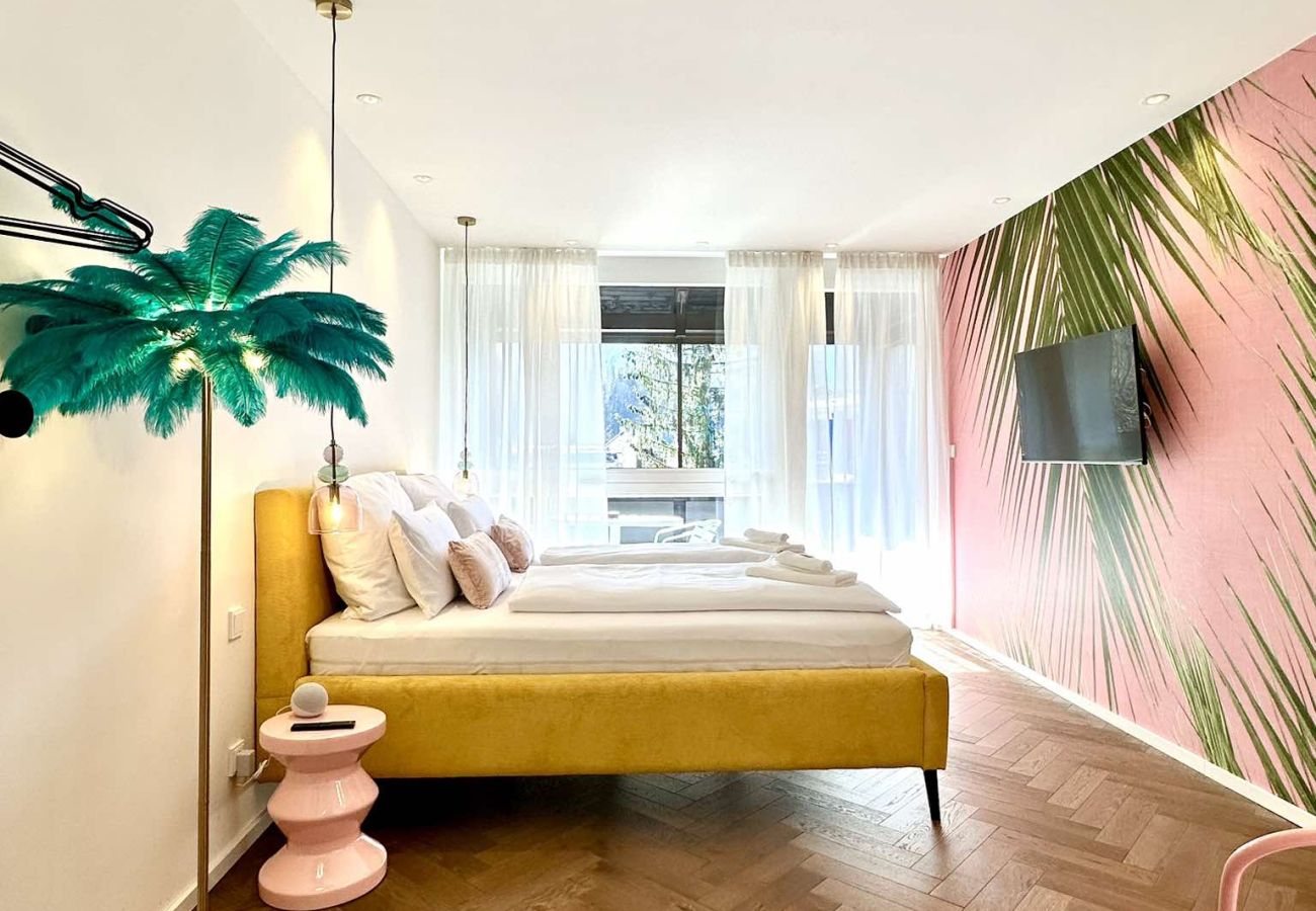 Ferienwohnung in Bad Aussee - Miami Vice Appartement mit Balkon