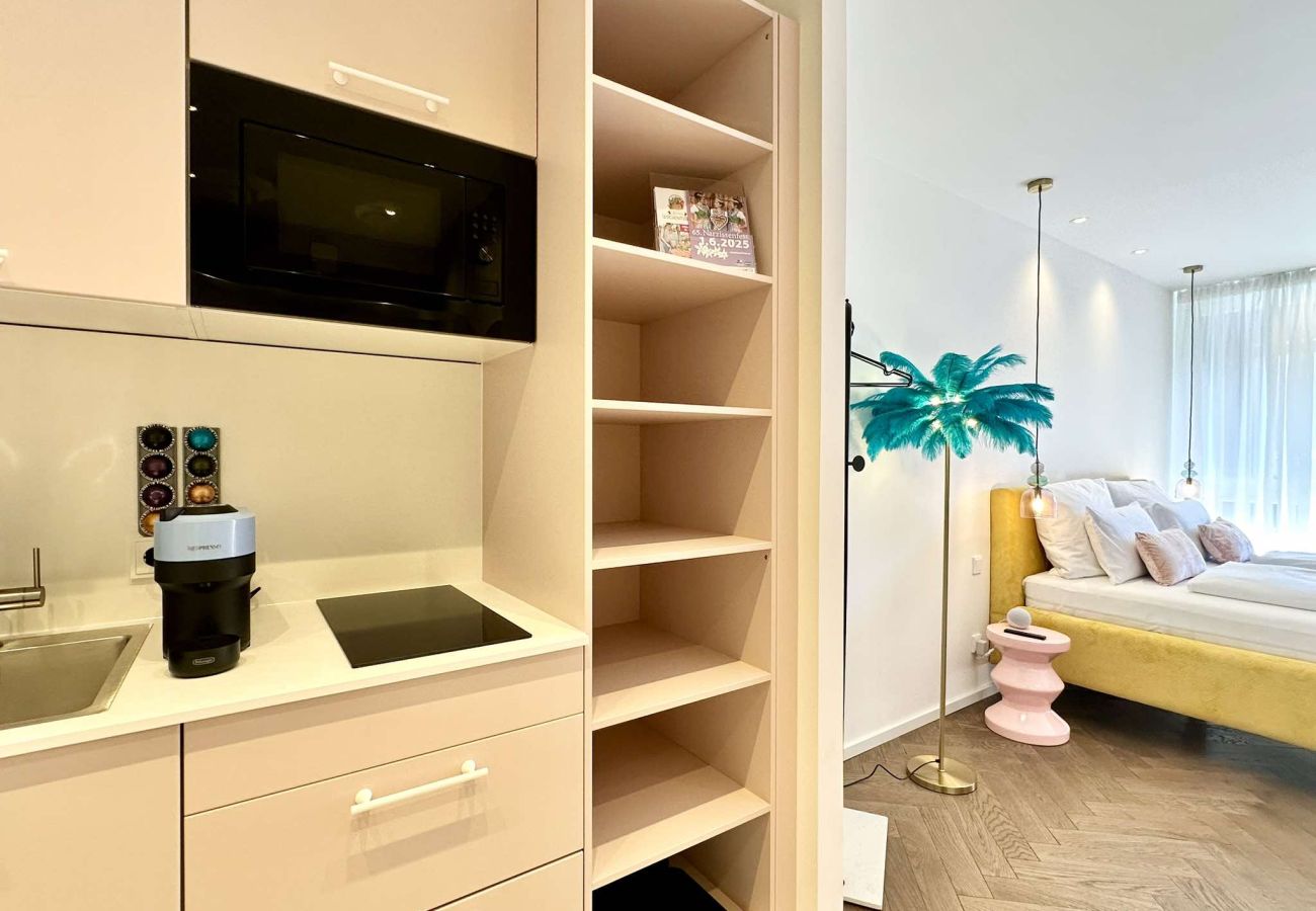 Ferienwohnung in Bad Aussee - Miami Vice Appartement mit Balkon