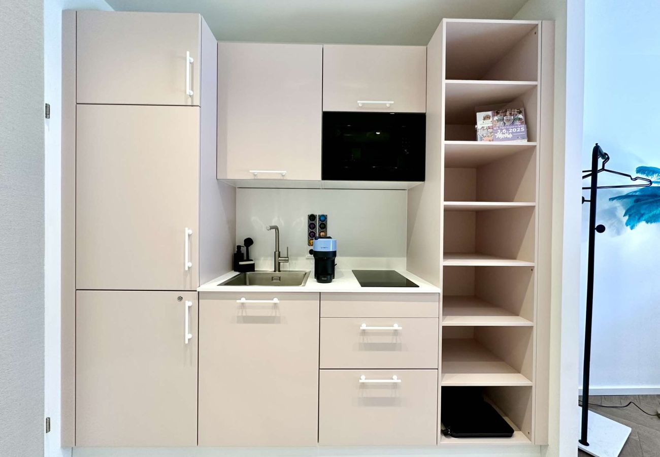 Ferienwohnung in Bad Aussee - Miami Vice Appartement mit Balkon